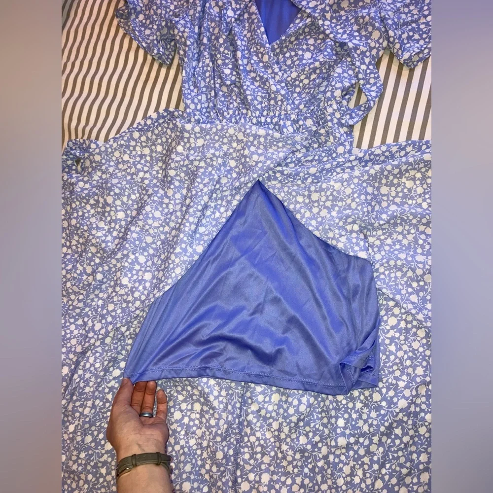 ✨3/15 Sienna sky blue floral faux wrap dress XSmall - Picture 5 of 8